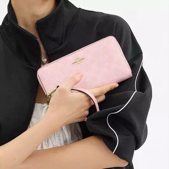 ❤️ Coach Long Zip Around Wallet In Signature Powder Pink - Picture 2 of 8